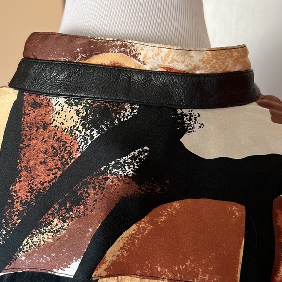 Brown animal print silk blouse. Size L - Picture 9 of 12